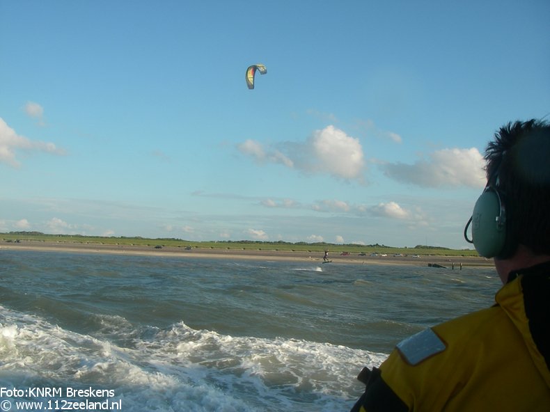 KNRM BRESKENS 2012-08-06 - KITESURFER112zeeland.jpg